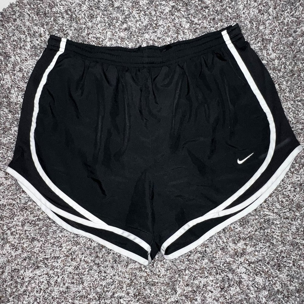 BLACK&WHITE NIKE SHORTS 2 PAIRS (SIZE M)